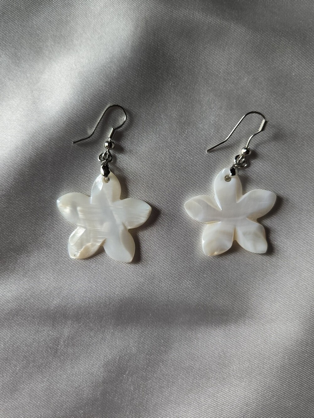 Mother-of-Pearl White Flower Drop Earrings - Picture 2 of 2